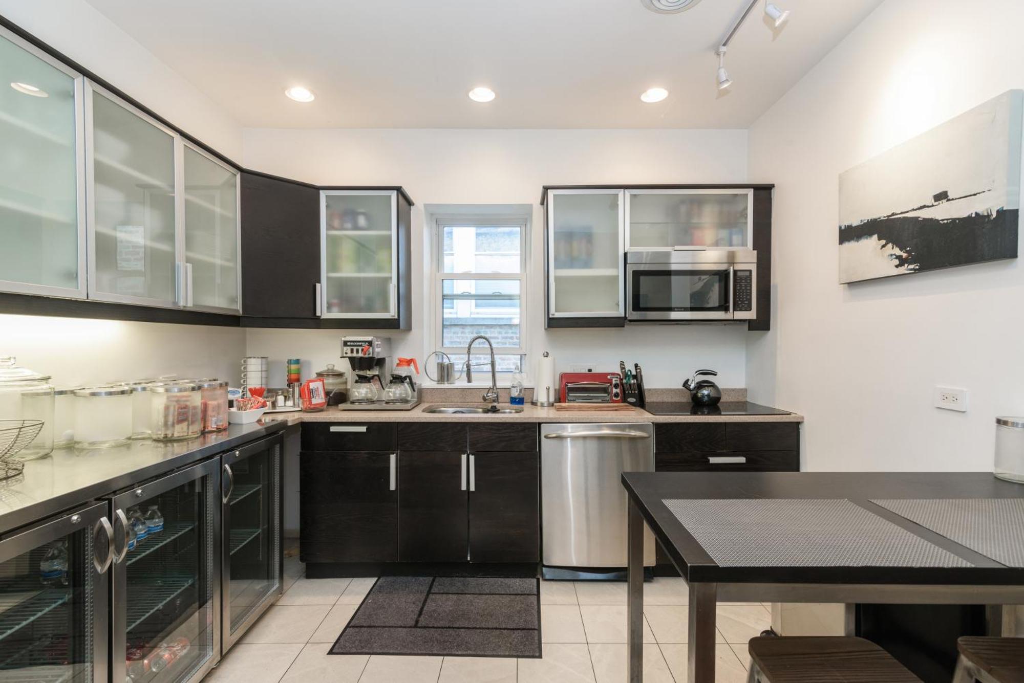 House 5863- Chicago's Premier Bed and breakfast 4*