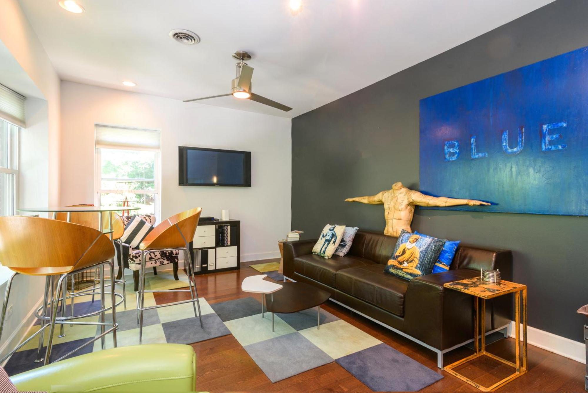 Bed and breakfast House 5863- Chicago's Premier