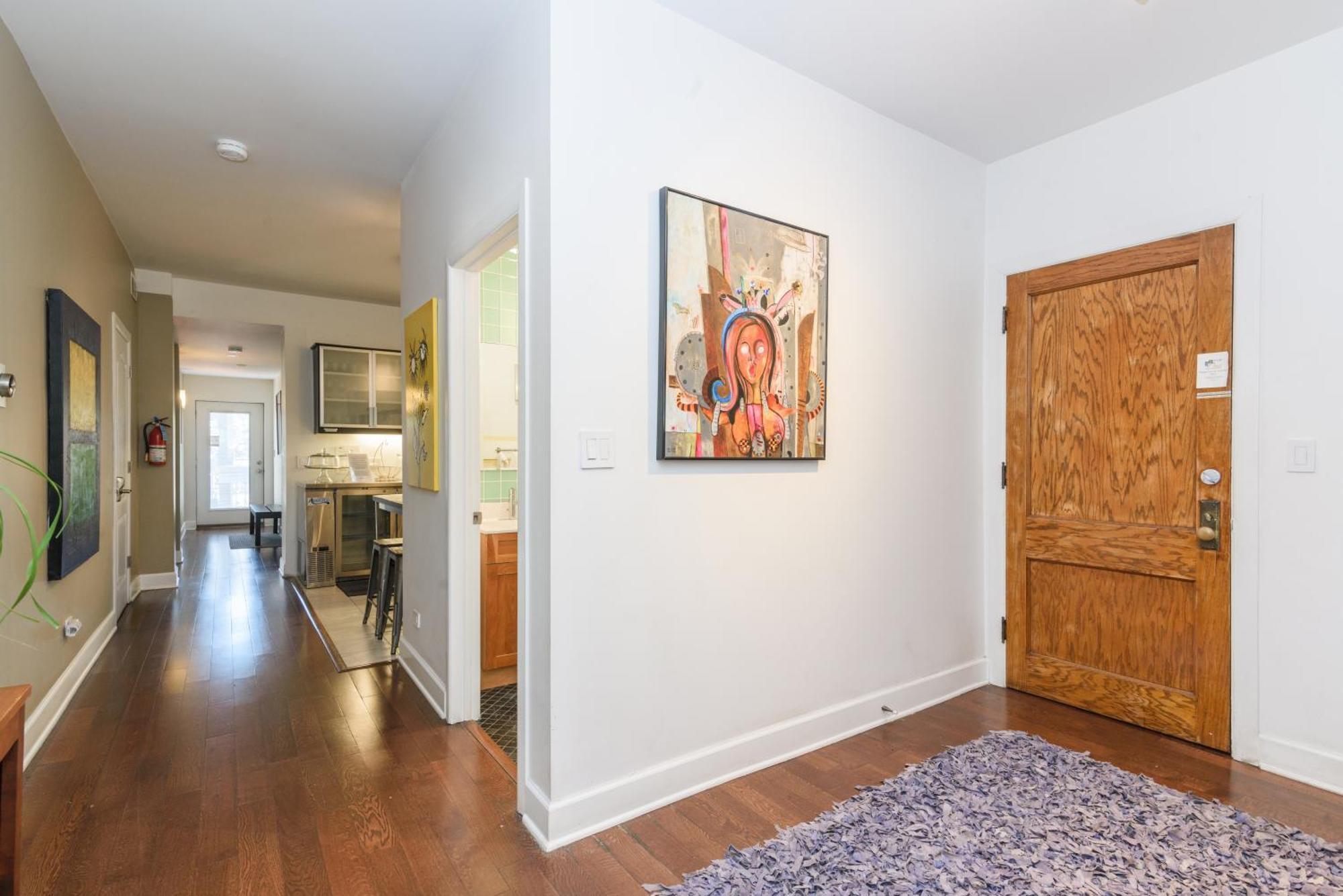 House 5863- Chicago's Premier Bed and breakfast 4*