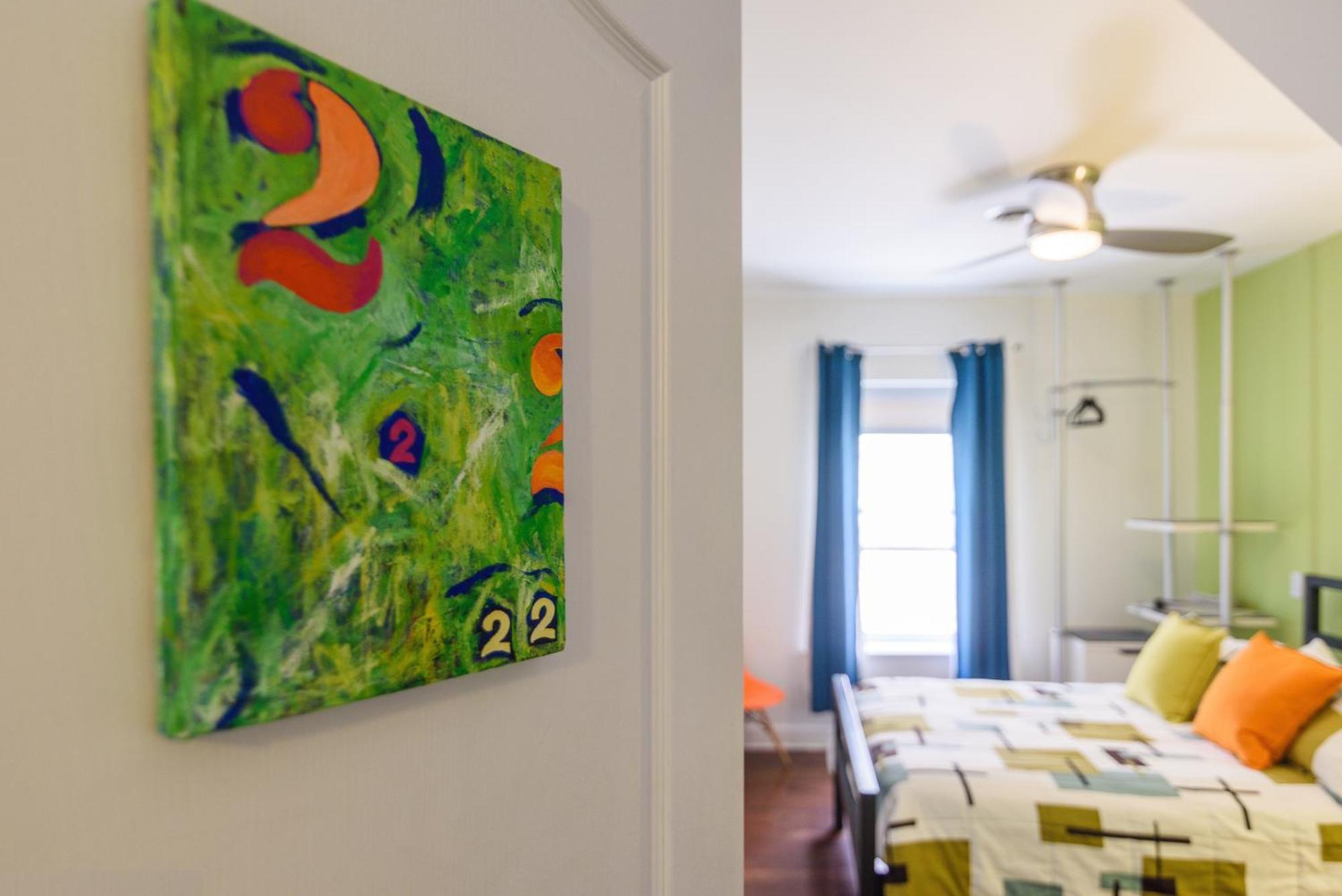 House 5863- Chicago's Premier Bed and breakfast 4*