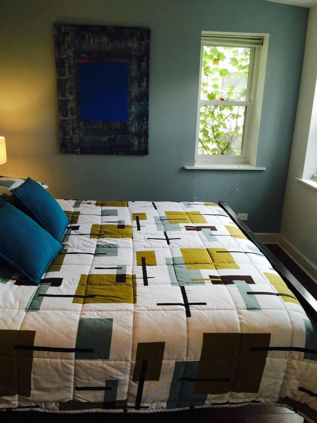 Bed and breakfast House 5863- Chicago's Premier Chicago